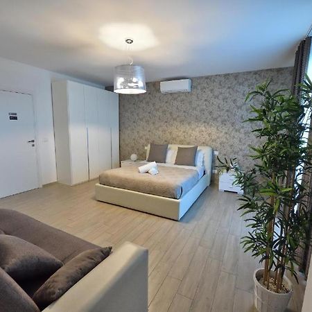 Hotel Karol Wojtyla Airport Bari Zewnętrze zdjęcie