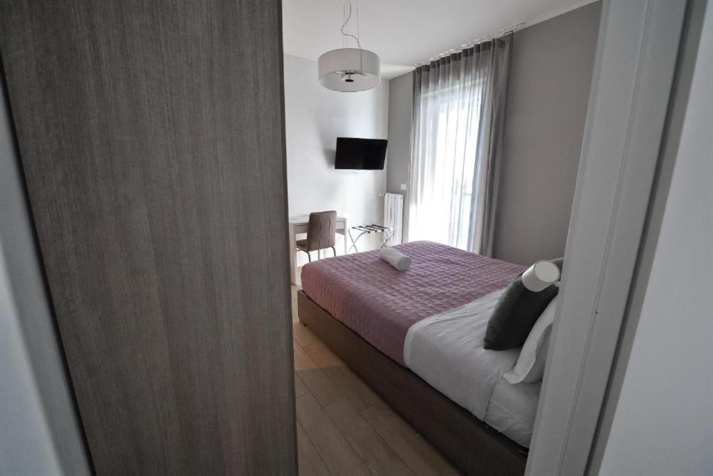 Hotel Karol Wojtyla Airport Bari Zewnętrze zdjęcie