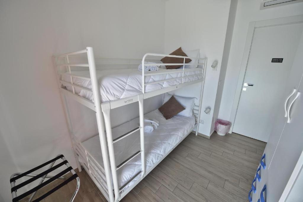 Hotel Karol Wojtyla Airport Bari Zewnętrze zdjęcie